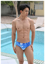 UPRO Slip de bain homme bleu imprimé océan – photo de campagne en extérieur, photo 1 sur 2