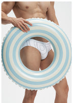 UPRO Weisser Badeslip Herren mit Logo-Print – Passform-Detail im Studio, Foto 2 von 2