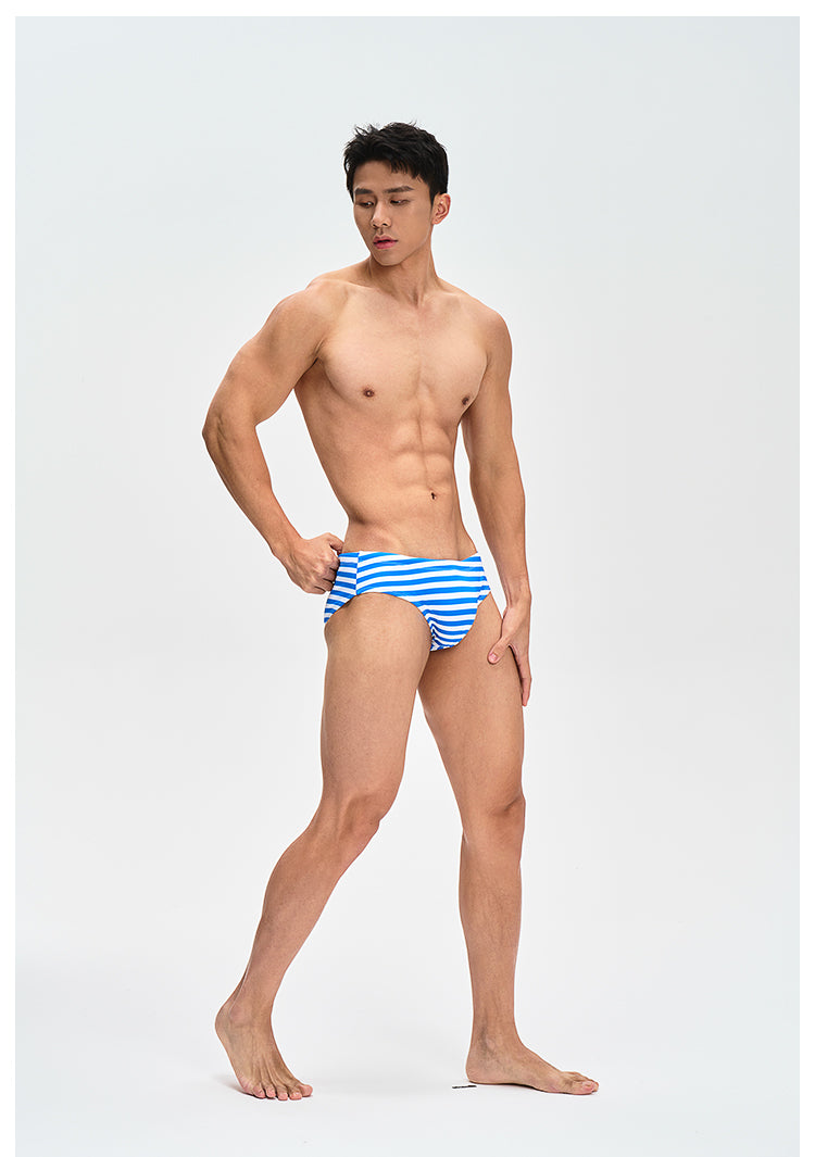 UPRO Gestreifter Badeslip Herren mit Kordelzug – am Model im Studio, Foto 1 von 2